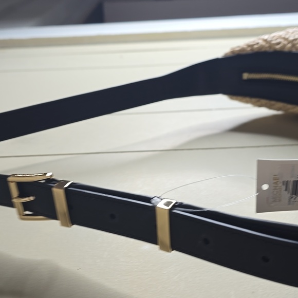 MICHEAL Micheal Kors Avra Medium Hand Crocheted Leather Bag - Picture 9 of 16